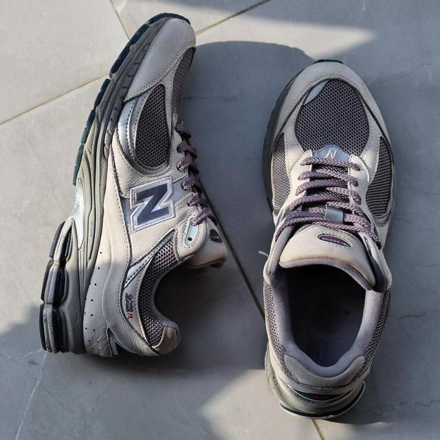 NB 2002R为什么这么火？脚感实测+配色尺码避坑指南