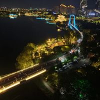 2026绍兴荧光夜马报名啦！全新跑步搭子双人赛，闺蜜队友并肩冲线才算数