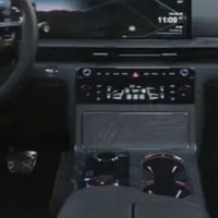 27英寸OLED屏+1080km续航 捷尼赛思GV80混动版内饰首曝光