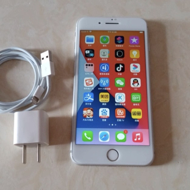 320块捡了台iPhone 8 Plus，3D Touch加Home键，换块电池再战三年