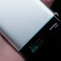又快又稳温度还不高的磁吸充电宝来辣，酷态科10号超级磁吸电能卡