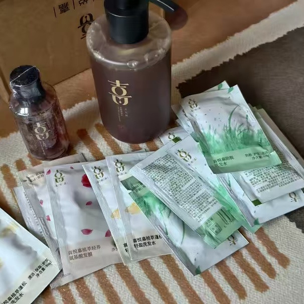 好物分享🌿低成本试错！15袋便携装防脱蓬松洗发水太香了