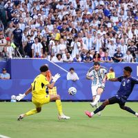 假图654万人看过！FIFA点名批评，3步教你识别AI足球假图