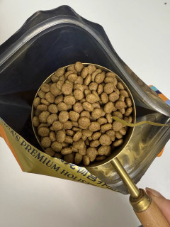 素力高鲜肉高蛋白，我家挑嘴猫终于光盘了