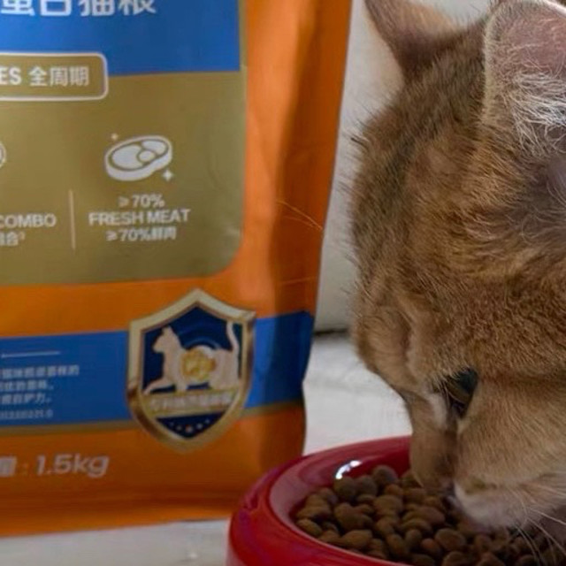 换粮踩坑三次后留下的那个——素力高鲜肉高蛋白猫粮