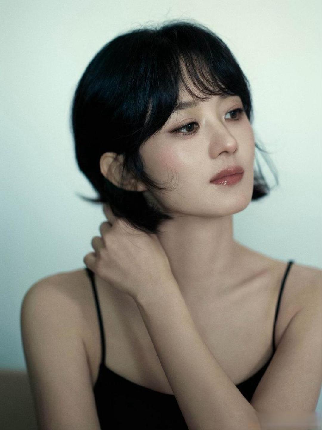 直击纪梵希缎光艺境:赵丽颖以“松弛感”诠释高定美学