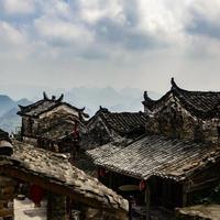 广东这个千年瑶寨，云海日出美到窒息，但没住一晚千万别去