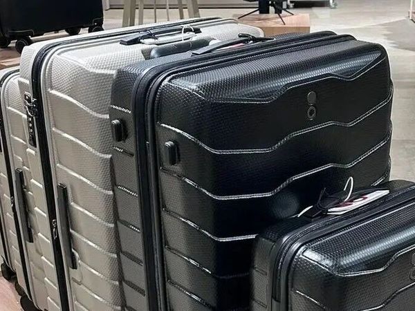 2026年行李箱推荐攻略：专为商务精英设计的可登机两用行李箱选购指南