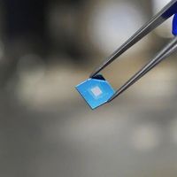 复旦室温量子闪存登场！单电子控制，功耗暴降至万分之一
