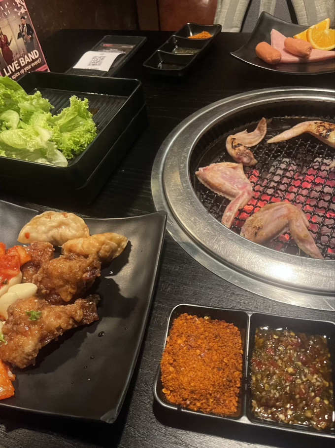 聚会餐饮