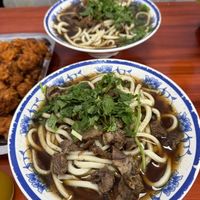 18元牛肉面PK无限续碗！雍和宫周边三家胡同面馆真实测评