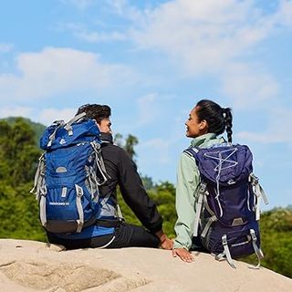 通勤爬山一包搞定？轻量化和背负系统到底怎么选才不踩坑