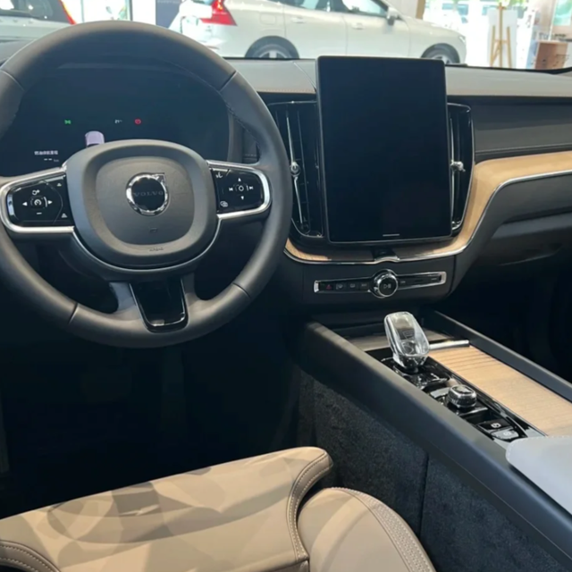 XC60宝华中置值得加吗？老车主的真实反馈和选装建议