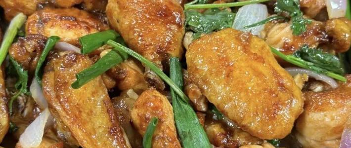 炒鸡肉出水又柴？老厨师：顺序搞反了，牢记这4步，鲜嫩多汁不粘锅