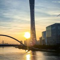 高铁二等座逼近800机票却现2字头，2026暑期出行该选谁