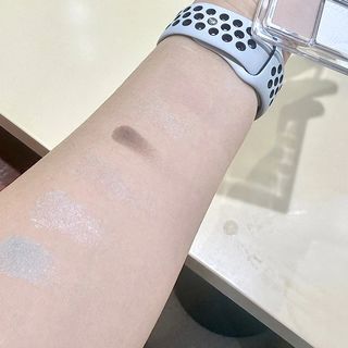 橘朵七色盘一盘搞定全脸妆容，早八党黄皮肿眼泡救星来了