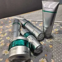 换季温和 A 醇抗老套装怎么选?三款适配轻熟肌