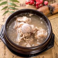 颠覆认知！营养师揭秘儿童喝汤真相：汤里90%都是水，骨头汤越喝越缺钙