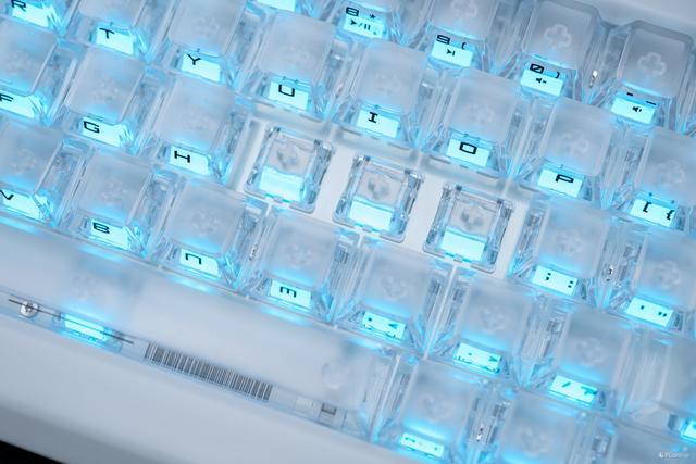 无线键鼠打FPS到底行不行？实测8K回报率0.125ms延迟，差距真的感知不到吗