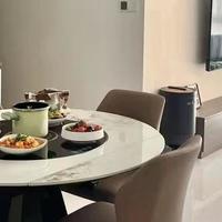 小户型餐桌怎么选?变形餐桌尺寸对照表+材质选择指南