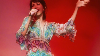 56岁莫文蔚神级翻唱《忐忑》炸场，把地狱级神曲唱出心安味道