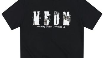 🧵 把“破坏”穿成高级感！MEDM这件撞色贴布T恤太绝了