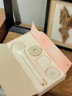 全身护肤一站式！嘻浴青年开箱实测，鸡皮、后背粗糙改善神器