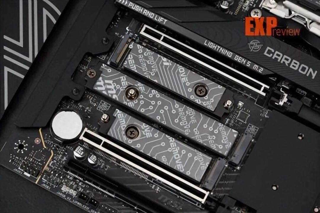 微星X870E CARBON MAX暗黑主板评测：平整焊接工艺，对刺客焊点说再见