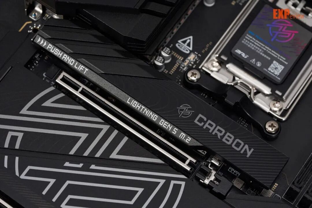 微星X870E CARBON MAX暗黑主板评测：平整焊接工艺，对刺客焊点说再见