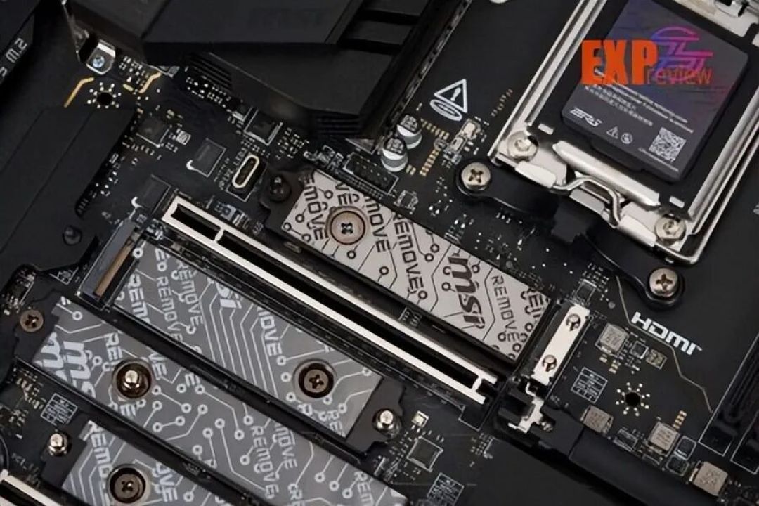 微星X870E CARBON MAX暗黑主板评测：平整焊接工艺，对刺客焊点说再见