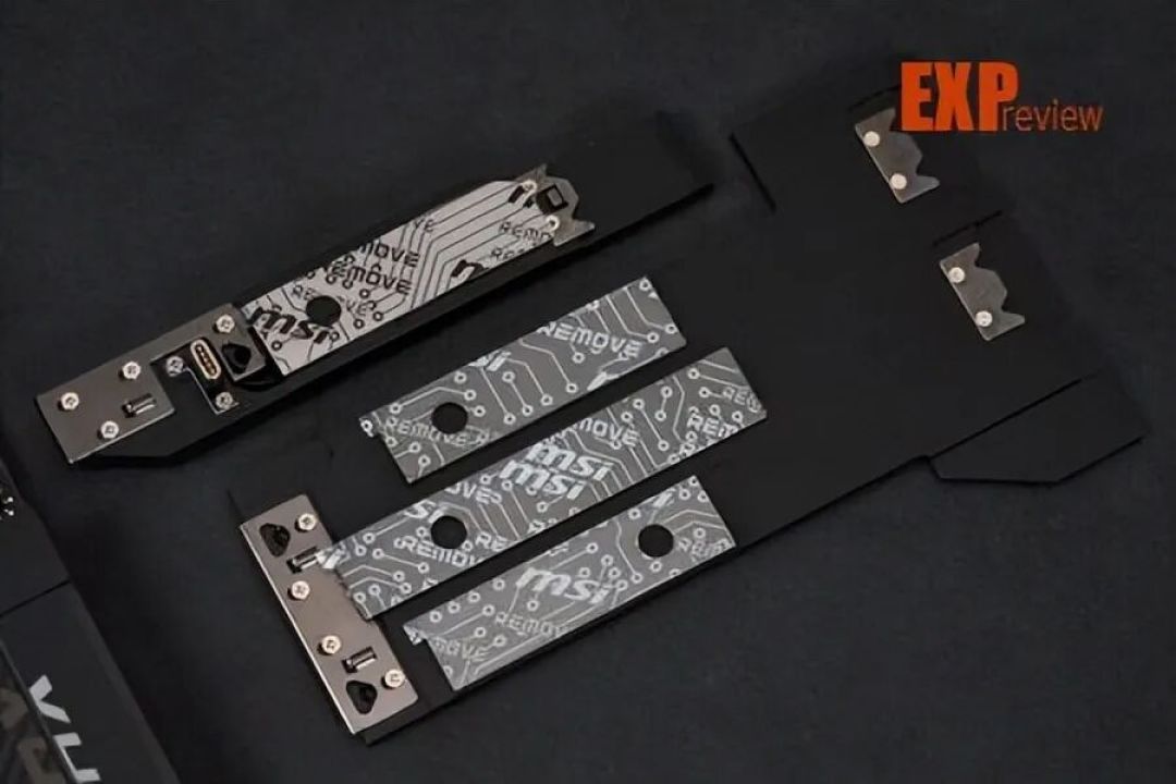微星X870E CARBON MAX暗黑主板评测：平整焊接工艺，对刺客焊点说再见