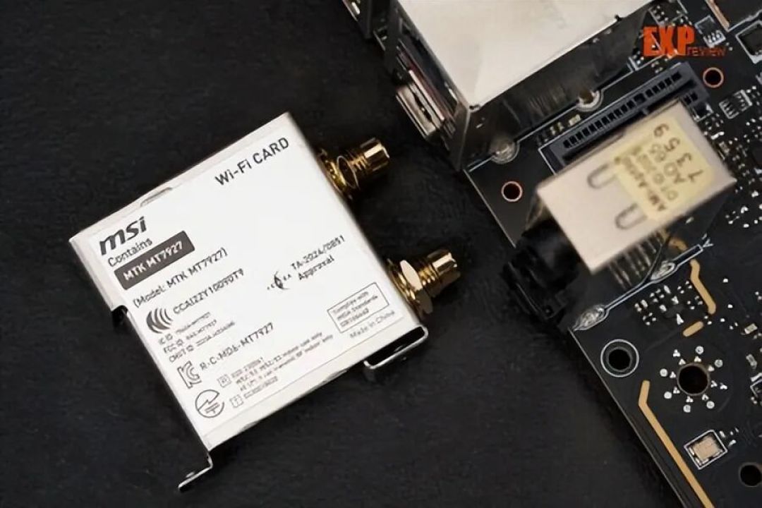微星X870E CARBON MAX暗黑主板评测：平整焊接工艺，对刺客焊点说再见