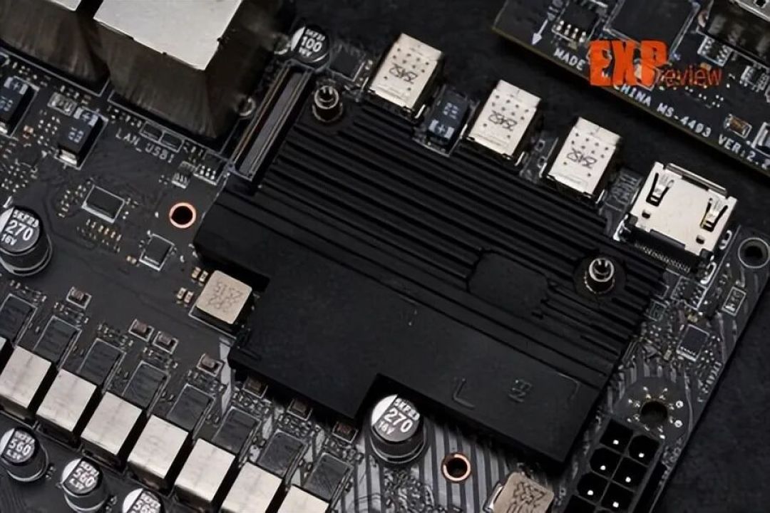 微星X870E CARBON MAX暗黑主板评测：平整焊接工艺，对刺客焊点说再见