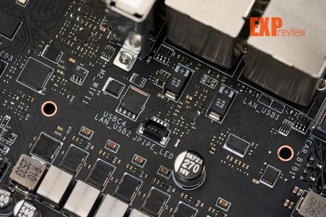 微星X870E CARBON MAX暗黑主板评测：平整焊接工艺，对刺客焊点说再见