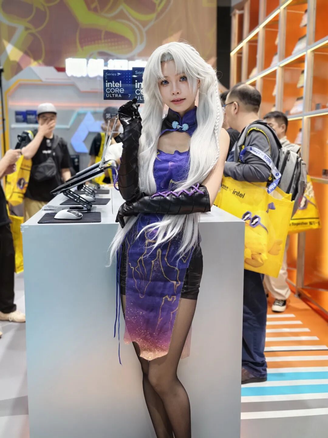 Intel笔记本上演“五世同堂”！是实力 也是无奈