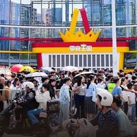 70个国家风味，吃遍要96年？！实探全球最大零食店，凭什么让人越逛越“上瘾”？
