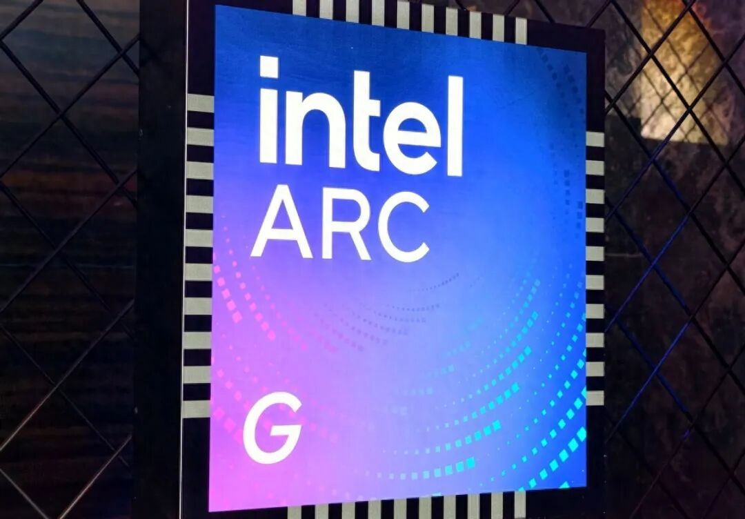 Intel锐炫G3掌机玩出花儿:戴上XR眼镜 走入理想汽车