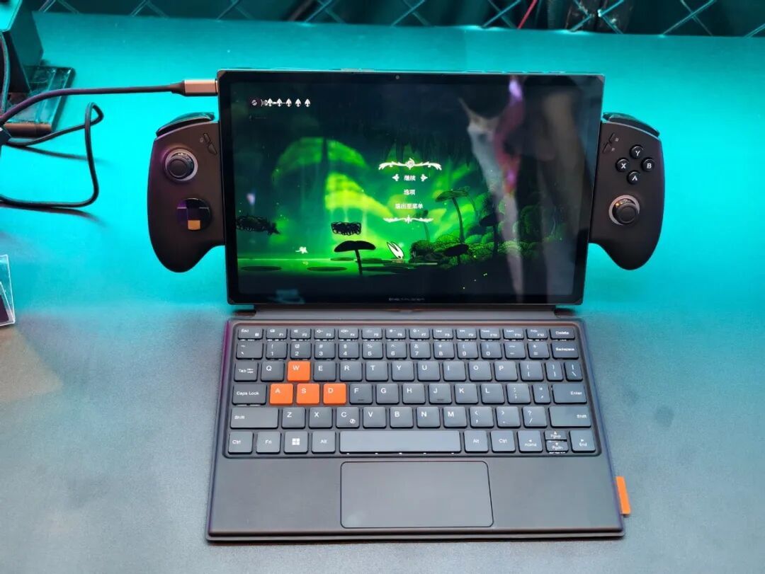 Intel锐炫G3掌机玩出花儿:戴上XR眼镜 走入理想汽车