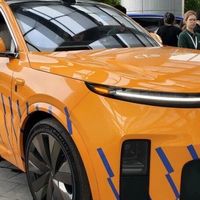 Intel锐炫G3掌机玩出花儿：戴上XR眼镜 走入理想汽车