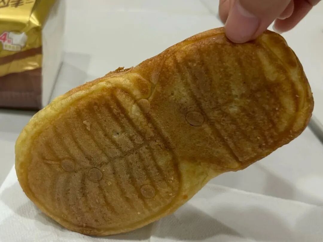 把鸡蛋仔做成洞洞鞋?全家的研发有点“邪门”了……