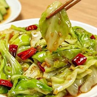 炝炒莲白总出水？记住这两个小技巧，香辣脆嫩超下饭