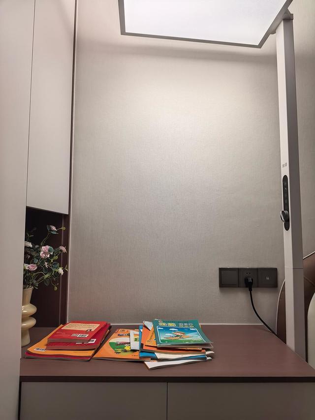 大路灯怎么选：大路灯“有益蓝光+红光”技术实测，构建青少年眼轴增长的双重防线