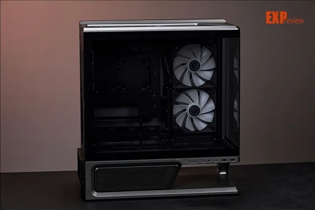 微星MPG VIXTA 300R PZ评测:架空设计兼具造型实用,全景玻璃一览无遗