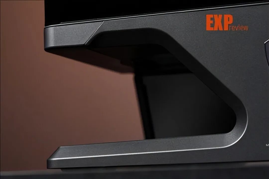 微星MPG VIXTA 300R PZ评测:架空设计兼具造型实用,全景玻璃一览无遗
