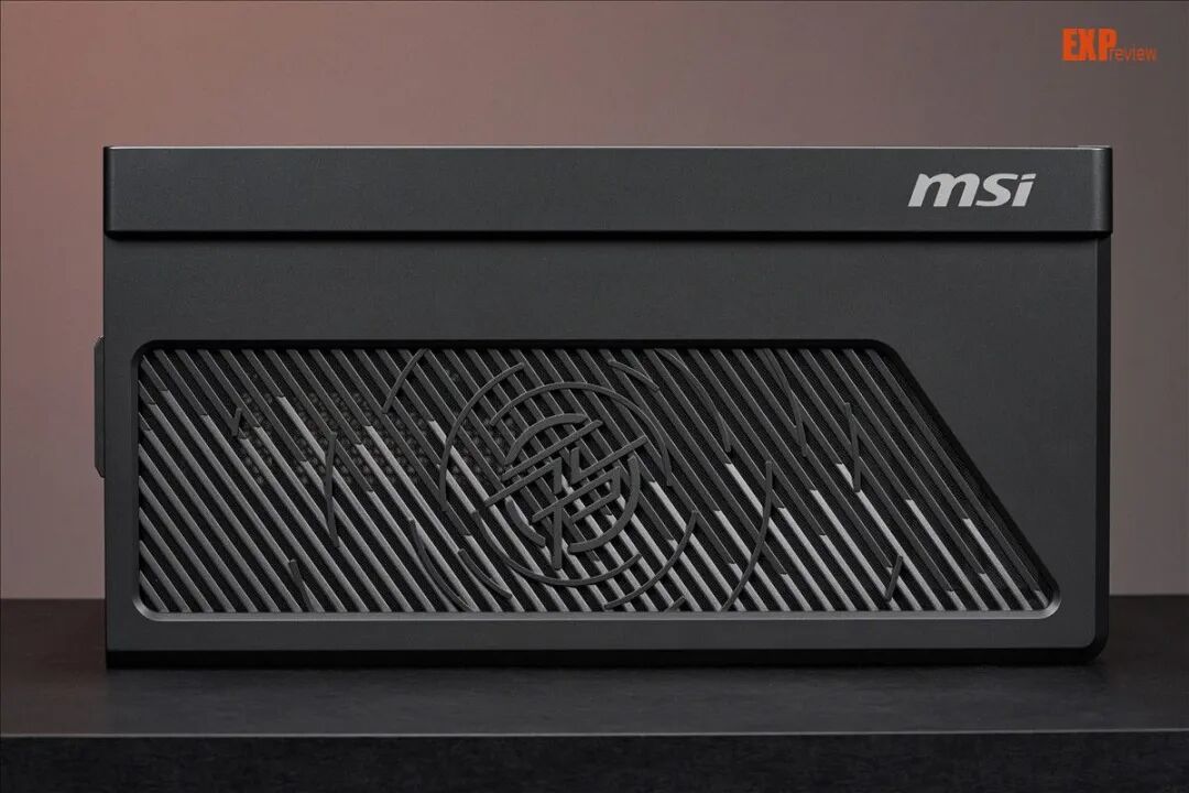 微星MPG VIXTA 300R PZ评测:架空设计兼具造型实用,全景玻璃一览无遗