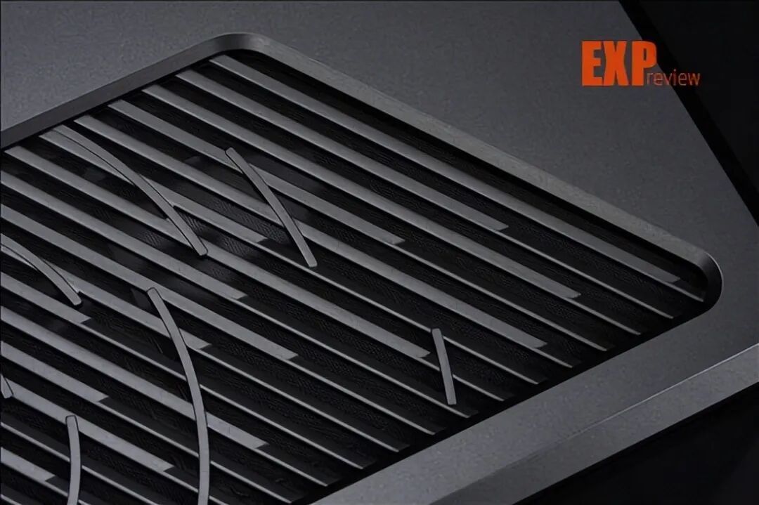 微星MPG VIXTA 300R PZ评测:架空设计兼具造型实用,全景玻璃一览无遗