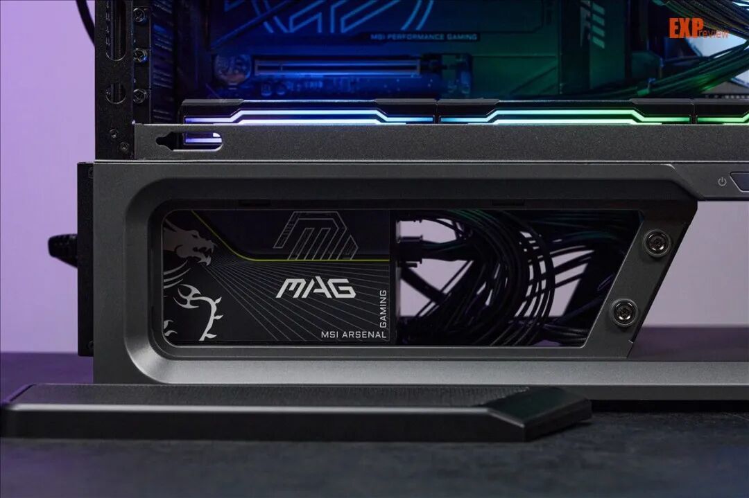 微星MPG VIXTA 300R PZ评测：架空设计兼具造型实用,全景玻璃一览无遗