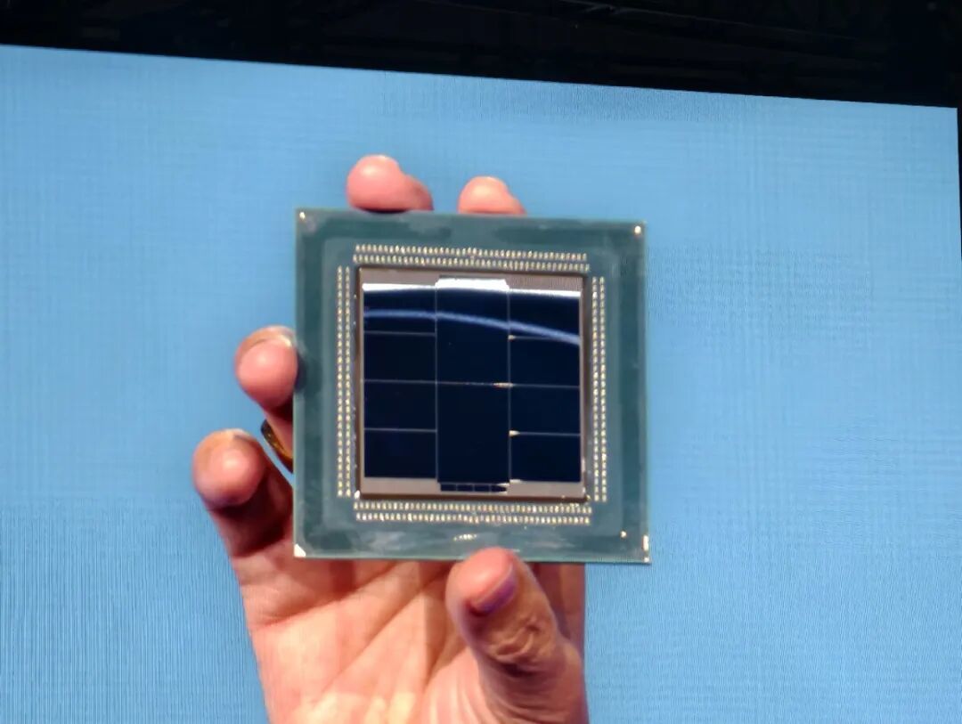 AMD Zen6架构全球首发！512线程、24通道内存睥睨天下