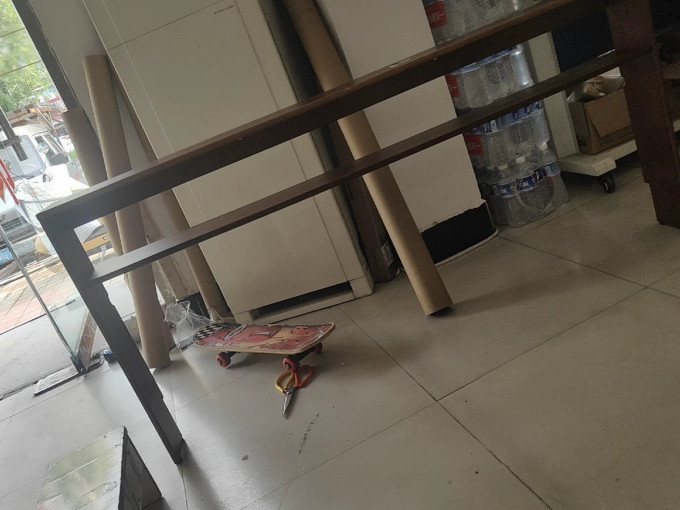 可芝客厅置物架