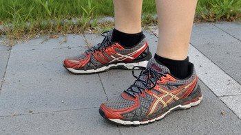 这双陪了我十多年的ASICS GEL-Kayano 20，它见证了我的跑步生涯